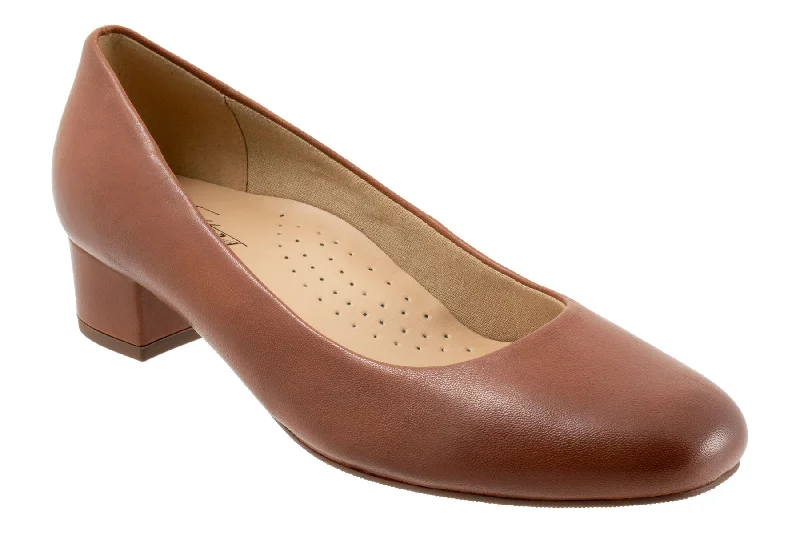Flattering and stylish women's shoes for petite feetDream