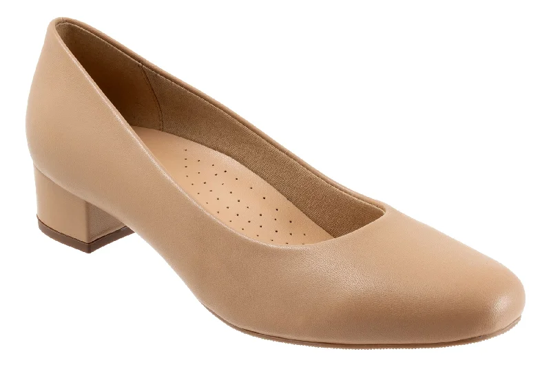 Chic and stylish women's shoes for fashion weekDream